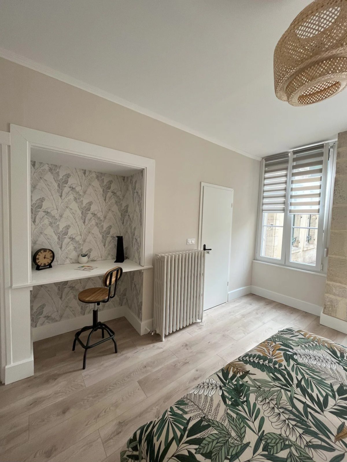 Coin bureau dans la chambre